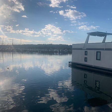 House Boat Oliva - Floating House Villa Pula Buitenkant foto