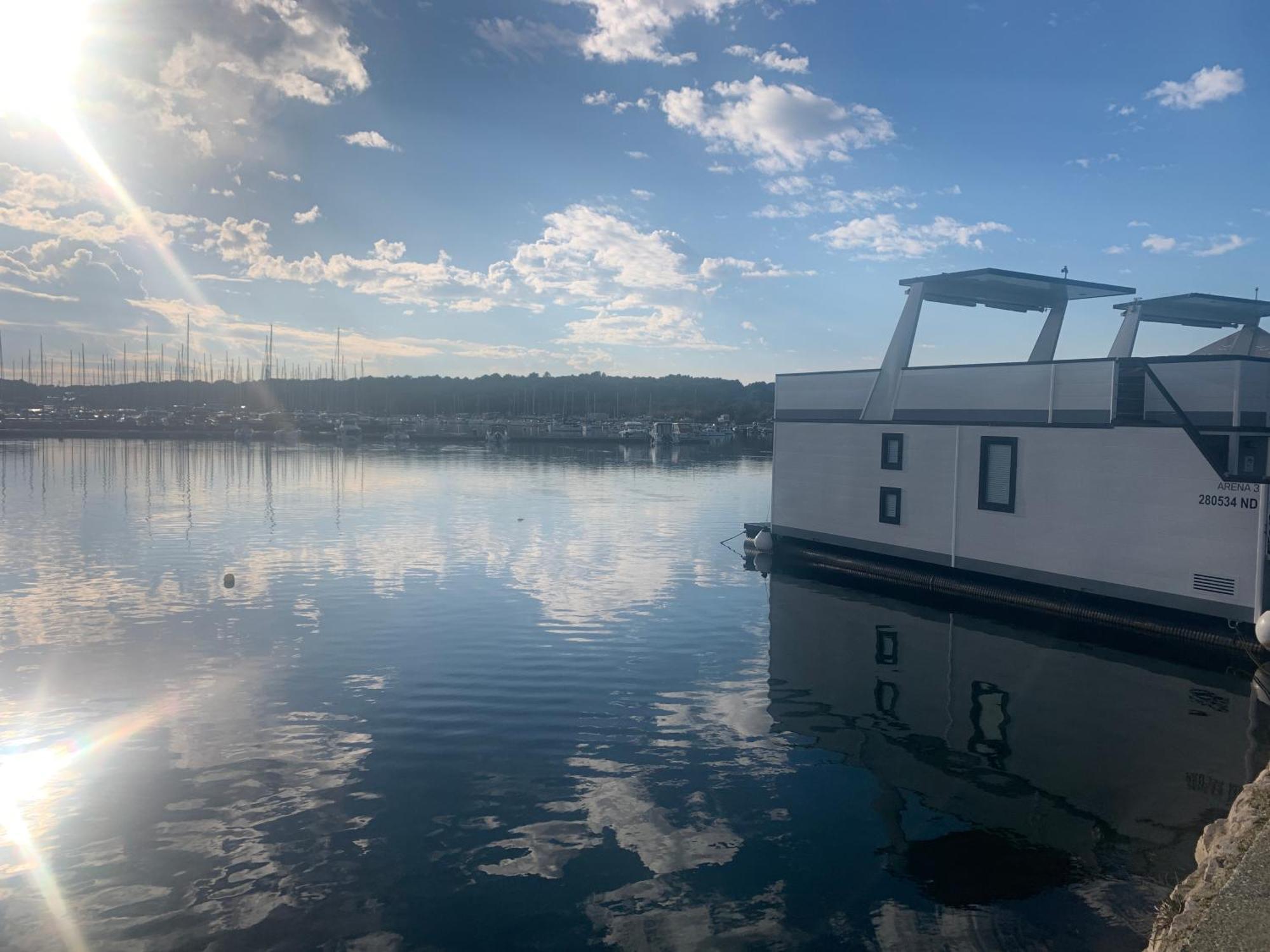 House Boat Oliva - Floating House Villa Pula Buitenkant foto